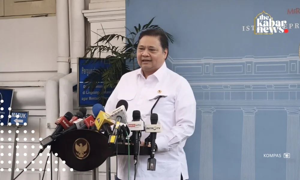 Indonesian govt pushes one-day work from home to cut fuel consumption