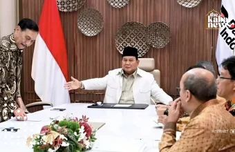 Prabowo criticizes analysts, signals possible action against government critics