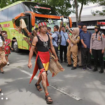 Dayak culture takes center stage at Naik Dango Festival in Pontianak