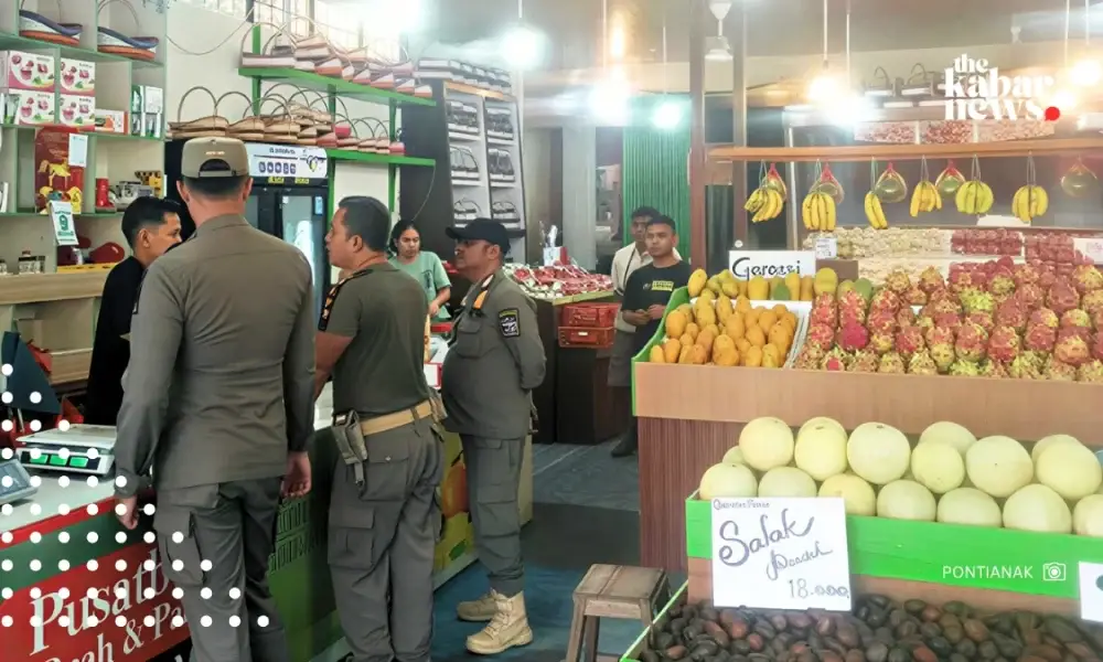 Pontianak fruit shop Owner fined for improper waste management