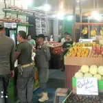 Pontianak fruit shop Owner fined for improper waste management