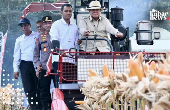 Prabowo operates Corn Harvest in Tuban, but most farmers still can’t afford one