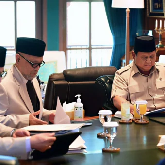 Prabowo reviews Hajj 2026 targets shorter waiting times and lower costs