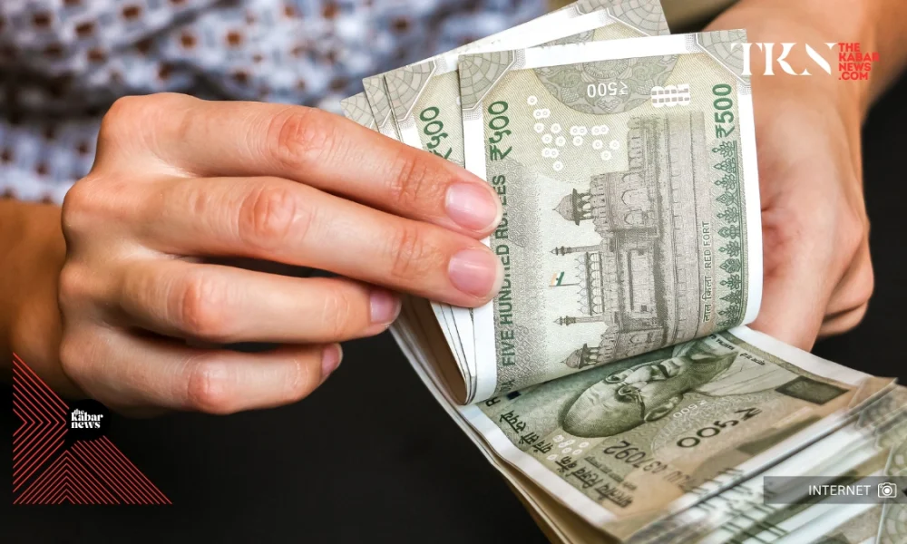 Rupee hits multi week high as falling oil prices boost market sentiment