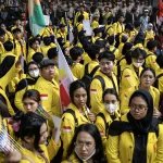 UI students rally in black and yellow, launch #MenujuIndonesiaBangkrut movement