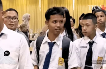 50 Kalbar students receive full ADEM scholarships | The Kabar News