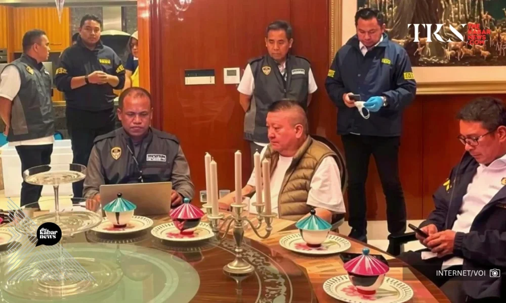 Police question Tan Kian in three corruption probes