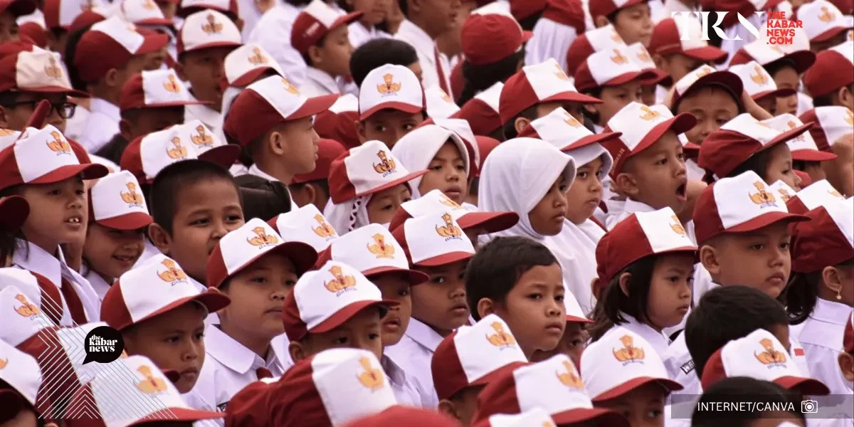 Pontianak mayor bans forced school uniform purchases | The Kabar News
