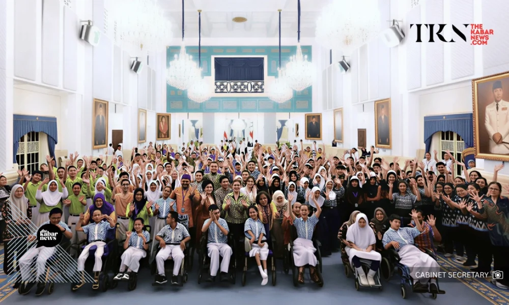 Why did students with disabilities visit the palace? | The Kabar News