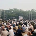 Thousands join Salat Istisqa as haze covers Pontianak | The Kabar News