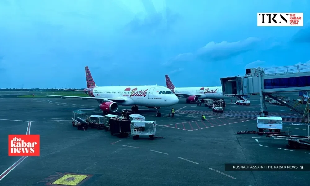 Anak Krakatau eruption disrupts Indonesian airports | The Kabar News