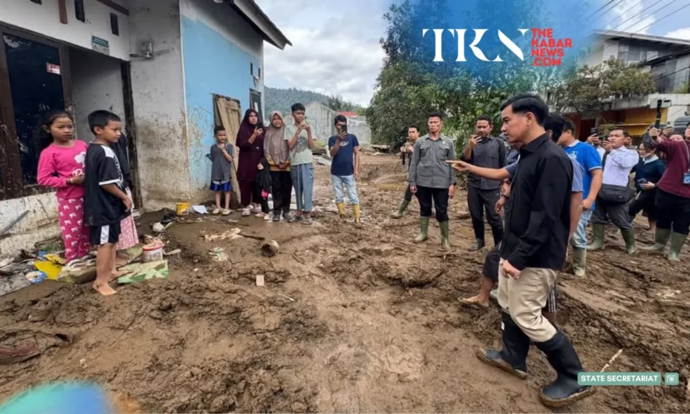 Gibran orders faster recovery after Solok flash flood | The Kabar News