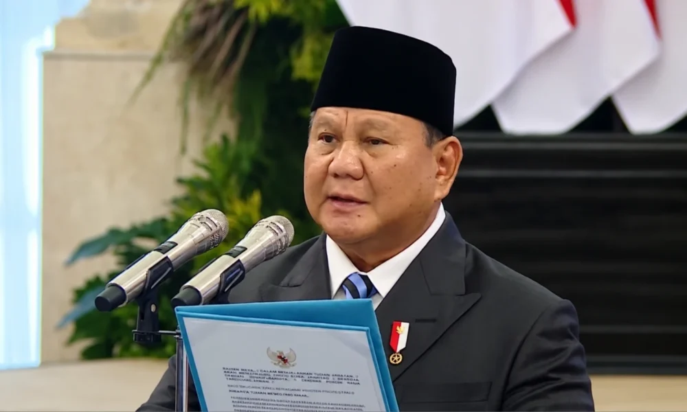 Prabowo reshuffles cabinet, moves Listyo Sigit to KSP | The Kabar News