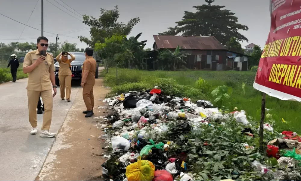 Regent Sujiwo plans jogging track, tackles illegal waste | The Kabar News
