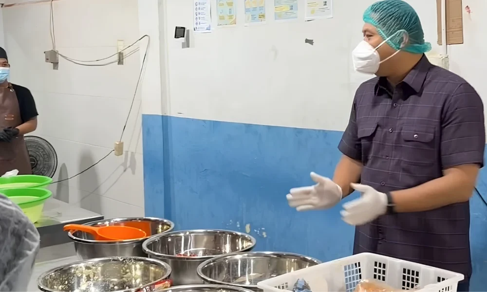 Sudaryono checks Aceh MBG kitchen in dawn Iispection | The Kabar News
