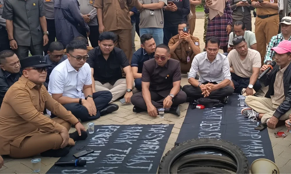 Sujiwo cancels disputed Batu Ampar transport fare | The Kabar News